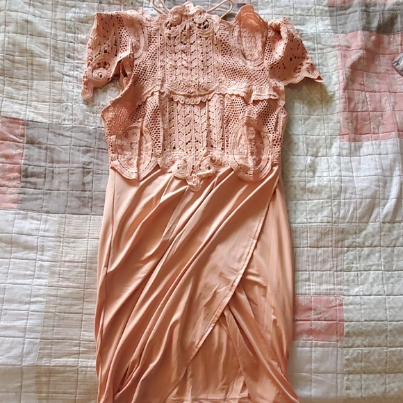 Peach cap sleeve dress - Picture 2 of 4